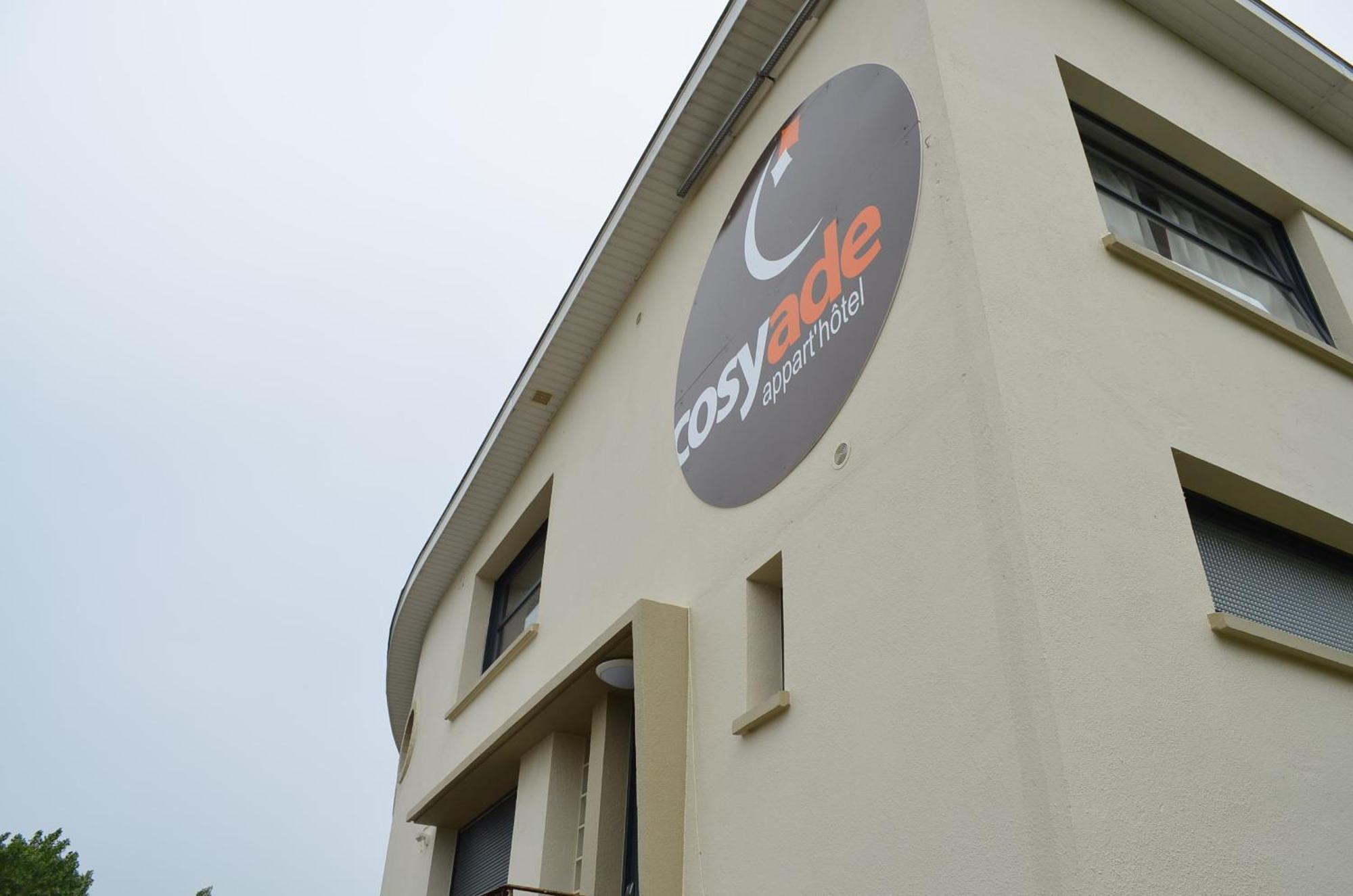 Residence Cosyade Equipee D'Un Parking Prive Gratuit Bourbourg Exterior photo