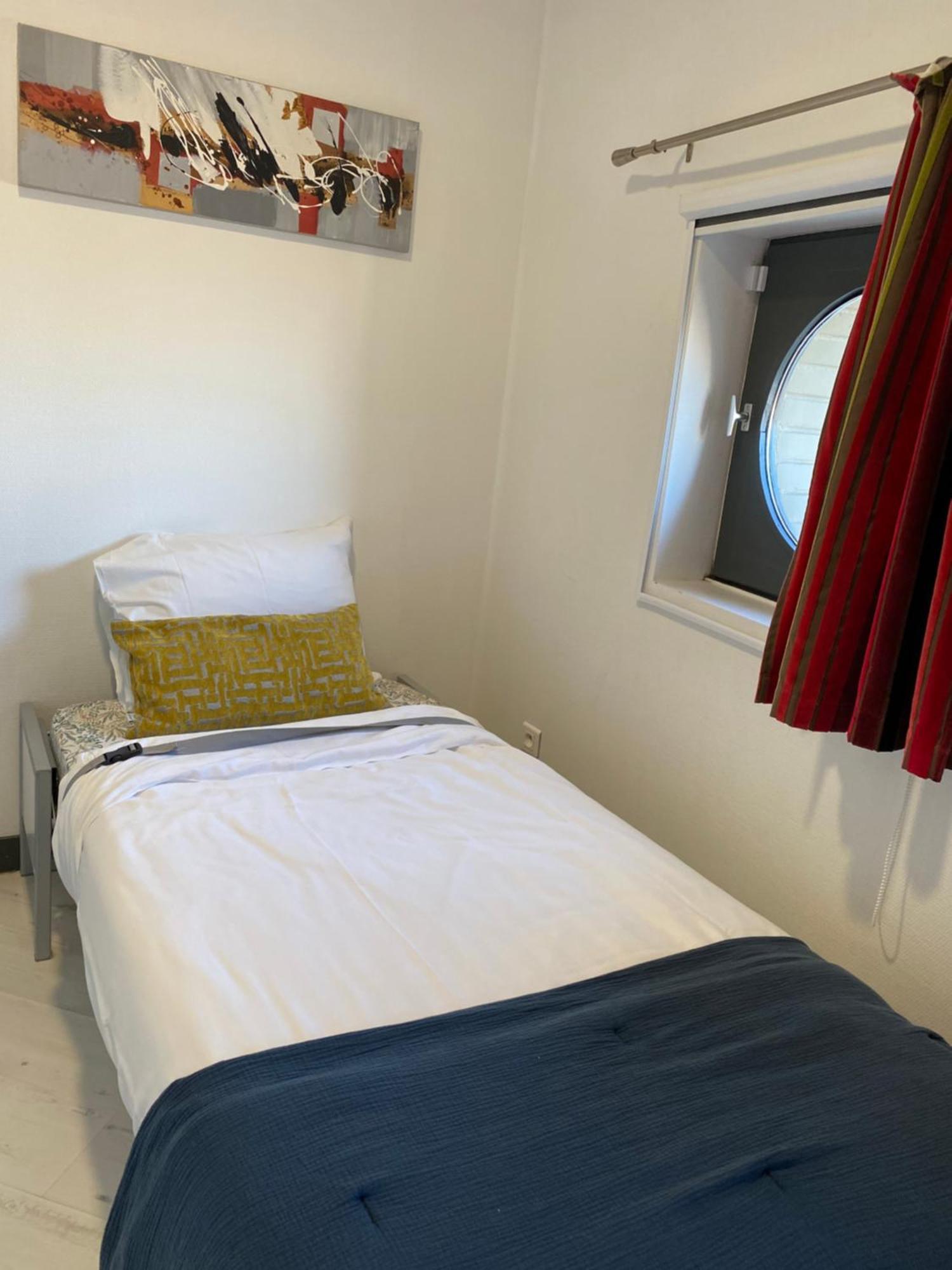 Residence Cosyade Equipee D'Un Parking Prive Gratuit Bourbourg Exterior photo